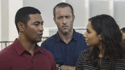 Nachdem ihr Kollege Adam entf&uuml;hrt wurde, geben (v.l.n.r.) Junior (Beulah Koale), Steve (Alex O'Loughlin) und Tani (Meaghan Rath) alles, um ihn aus der Erpressung zu befreien ...