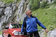 Andreas (Martin Gruber) ruft an der Südwand nach seinem Freund Sebastian, der ohne Sicherung im lebensgefährlichen Alleingang eine schwierige Route klettert.