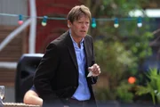 Humphrey (Kris Marshall) deckt die wahren Umst&auml;nde des Selbstmords auf.