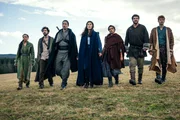 L-R: Nynaeve (Zoë Robins), Mat Cauthon (Barney Harris), al'Lan Mandragoran (Daniel Henney) und Moiraine (Rosamund Pike), Egwene Al'Vere (Madeleine Madden), Perrin Aybara (Marcus Rutherford), Rand al'Thor (Josha Stradowski)