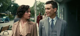 Florence Pugh als Jean Tatlock und Cillian Murphy als J. Robert Oppenheimer