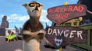 King Julien ist auf der Suche nach Maurice. Ohne ihn will er das Königreich nicht zurückerlangen.
