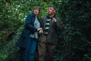 Steffs Eltern Wendy (Sophie Stone) und Terry (Chris Reilly) versuchen, sich in Sicherheit zu bringen.