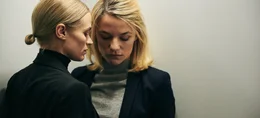Mavie H&ouml;rbiger (Elise), Valerie Pachner (Lola).