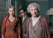 v.li.: Gwenda Halliday (Sophia Myles), Hugh Hornbeam (Aidan McArdle), Miss Jane Marple (Geraldine McEwan). v.li.: Gwenda Halliday (Sophia Myles), Hugh Hornbeam (Aidan McArdle), Miss Jane Marple (Geraldine McEwan).