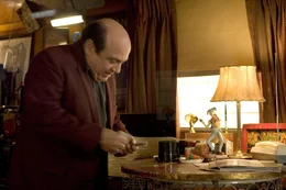 In einem Spielcasino fristet Walter (Danny, DeVito) sein Dasein und tr&auml;umt, an seine gro&szlig;e Karriere als Magier ankn&uuml;pfen zu k&ouml;nnen. Doch statt Ruhm und Ehre muss er sich mit Geldnot und Verdruss zufrieden geben ...