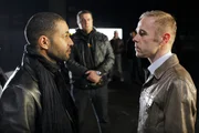 Der kriminelle Drogenfahnder Ziegler (Frank Giering, r.) macht Omid (Tyron Ricketts, l.) die Bedingungen f&uuml;r ihren n&auml;chsten Drogendeal klar und will den Mordzeugen Cem aus dem Weg schaffen...