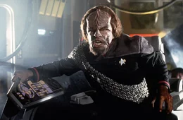 Lieutenant Commander Worf (Michael Dorn) ist der erste Klingone im Dienst der Sternenflotte.