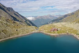 Das Arthur-von-Schmidhaus am D&ouml;sener See.