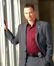 Mac Taylor (Gary Sinise)