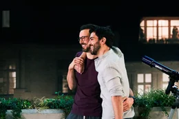 L-R: Pepe (Florian David Fitz), Leo (Elyas M'Barek).