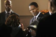 Pr&auml;sident Sawyer (Jamie Foxx)