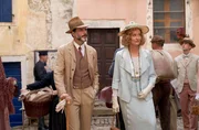 Count Carlo Albani (Daniele Pecci, l.) und Bella Ainsworth (Natascha McElhone, r.).