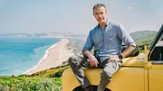 Vor der Küste Portugals entstehen einige der höchsten surfbaren Wellen der Welt. Dirk Steffens erkundet vor Ort in Nazaré das Geheimnis ihrer Entstehung. Vor der Küste Portugals entstehen einige der höchsten surfbaren Wellen der Welt. Dirk Steffens erkundet vor Ort in Nazaré das Geheimnis ihrer Entstehung.