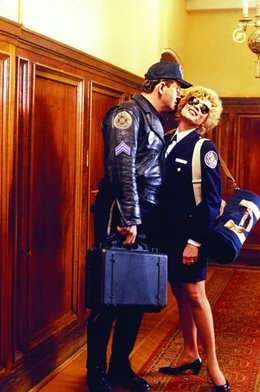 Sollen einem raffinierten russischen Gangster das Handwerk legen: Tackleberry (David Graf, l.) und Callahan (Leslie Easterbrook, r.) ...