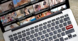 Pro Tag besuchen circa 115 Millionen Menschen weltweit Pornoseiten. Die  Deutschen geh&ouml;ren einer Erhebung zufolge mit 14 Millionen regelm&auml;&szlig;igen Usern zu den weltweit aktivsten Pornokonsumenten.