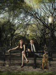 Dr. Brennan (Emily Deschanel, l.); Booth (David Boreanaz, r.) Dr. Brennan (Emily Deschanel, l.); Booth (David Boreanaz, r.)