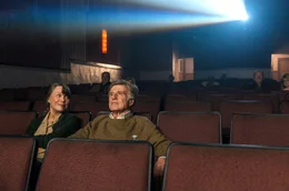 Der Bankr&auml;uber Forrest Tucker (Robert Redford) hat sich verliebt in die verwitwete Farmbesitzerin Jewel (Sissy Spacek).