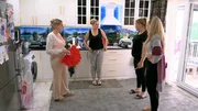 Auch Loredanas Schwestern sind in Alarmbereitschaft: Sylvana, Sarafina und Sarah-Jane haben sich eine Aktion für das Standesamt überlegt. Estefania unterstützt die Braut bei Frisur und Outfit.