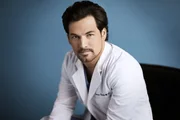 Dr. Andrew DeLuca (Giacomo Gianniotti)