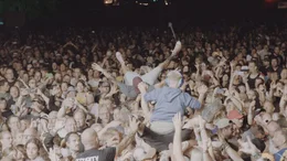 Punkrock und harte Beats lassen die Stimmung auf dem Open Flair in Eschwege auf den Siedepunkt steigen.