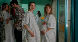 L - R: Milena Smit als Ana, Pen&eacute;lope Cruz als Janis