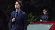 Jake (Ansel Elgort) wartet auf die Entscheidung der Clanspitzen.