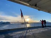 Jeden Tag ein neues Foto-Highlight: Dominic genie&szlig;t w&auml;hrend der Hurtigruten-Reise besonders die unverbaute Landschaft &ndash; perfekt f&uuml;r seine Leidenschaft als Hobbyfotograf.