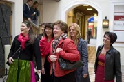 Ankunft der Landfrauen vor Schuhbeck's Kochschule.