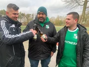 Drei Fußballer des Kreisligisten SV Grün-Weiß Langenberg-Benteler aus Ostwestfalen stellen sich der Challenge: fünf Wochen ohne Alkohol. Drei Fußballer des Kreisligisten SV Grün-Weiß Langenberg-Benteler aus Ostwestfalen stellen sich der Challenge: fünf Wochen ohne Alkohol.