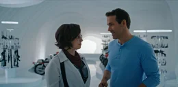 Millie / Molotovgirl (Jodie Comer), Guy (Ryan Reynolds).