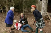 Sophie Haas (Caroline Peters, r.), die hochschwangere Bärbel Schmied (Meike Droste, 2.v.l.), Irmtraud Schäffer (Carmen Maja Antoni, l.) und Heike Schäffer (Petra Kleinert, 2.v.r..) sind wild entschlossen, Zielonka aus den Fängen seines Entführers zu befreien. Doch dann setzen bei Bärbel die Wehen ein.
