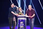 (v.l.) Tim Mälzer, Elton, Jens „Knossi“ Knossalla (Challenge: Der künstliche Gegner 1) (v.l.) Tim Mälzer, Elton, Jens „Knossi“ Knossalla (Challenge: Der künstliche Gegner 1)