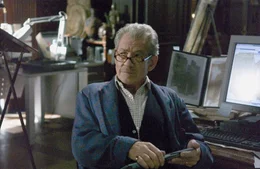 Sir Leigh Teabing (Ian McKellen)