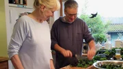Zu Tisch Oldenburger Land – Deutschland Susanne Bruns und Peter Kluin kochen ein veganes Grünkohlgericht.