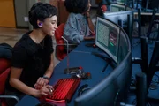 Andy Allo als Nora Antony