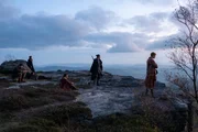 L-R: Perrin Aybara (Marcus Rutherford), Moiraine Damodred (Rosamund Pike), Mat Cauthon (Dónal Finn), Egwene Al'Vere (Madeleine Madden), Lan Mandragoran (Daniel Henney), Rand al'Thor (Josha Stradowski)