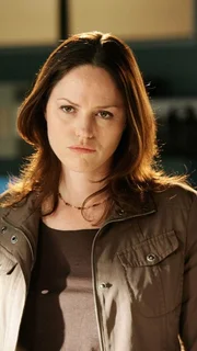 Sara Sidel (Jorja Fox)