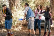 (v.li.): Sam Lerner (Geoff Schwartz), Troy Gentile (Barry Goldberg), Hayley Orrantia (Erica Goldberg), Beth Triffon (Joanne Schwartz).