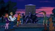 Nachdem ein Familienurlaubsfoto auftaucht, auf dem Geister zu sehen sind, nehmen Scooby-Doo und seine Freunde das verhexte Denkmal unter die Lupe, um das Rätsel zu lösen. Nachdem ein Familienurlaubsfoto auftaucht, auf dem Geister zu sehen sind, nehmen Scooby-Doo und seine Freunde das verhexte Denkmal unter die Lupe, um das Rätsel zu lösen.