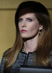 Eiskalt und brillant: Verteidigerin Parsons (Rebecca Mader). Doch jetzt klebt das Blut der Opfer auch an ihren Händen ...
