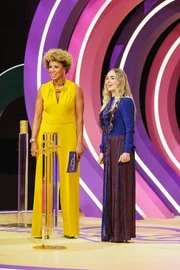 Arabella Kiesbauer (l.); Iryna Borys (r.)