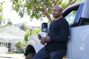 Zeit loszulassen: Sam (LL Cool J) verkauft sein Haus, doch der Arbeitsalltag holt ihn schnell ein, als eine Leiche in einem Swimmingpool gefunden wird ...