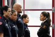 Station 19 Staffel 6 Folge 12 Carlos Miranda als Theo Ruiz, Barrett Doss als Victoria Hughes, Boris Kodjoe als Robert Sullivan, Jaina Lee Ortiz als Andy Herrara, Merle Dandridge als Natasha Ross