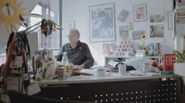 Alexander in seinem B&uuml;ro, der Herzkammer des Open Flair-Festivals in Eschwege.