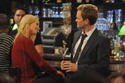 Barney (Neil Patrick Harris, r.) stellt sich der großen Herausforderung, innerhalb einer Woche jeden Abend eine Frau aufzureißen. Also mit "7 in 7" eine perfekte Serie hinzulegen. Doch wird es ihm gelingen?