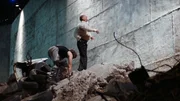 Snake Plissken (Kurt Russell) und der US-Pr&auml;sident (Donald Pleasence, r.) auf der Flucht.