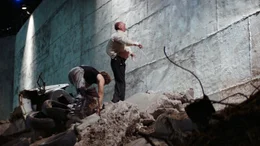 Snake Plissken (Kurt Russell) und der US-Pr&auml;sident (Donald Pleasence, r.) auf der Flucht.
