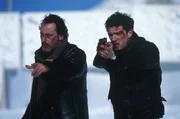 An der Grenze des Todes und des ewigen Eises er&ouml;ffnet sich Ni&eacute;mans (Jean Reno, l.) und Kerkerian (Vincent Cassel, r.) schlie&szlig;lich das Geheimnis der purpurnen Fl&uuml;sse ...