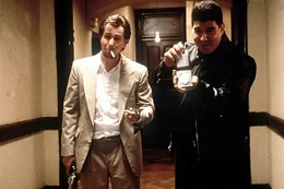 2. "Stan" (Gary Oldman) und Malky (Peter Appel), zwei Cops mit lukrativem Nebenverdienst.